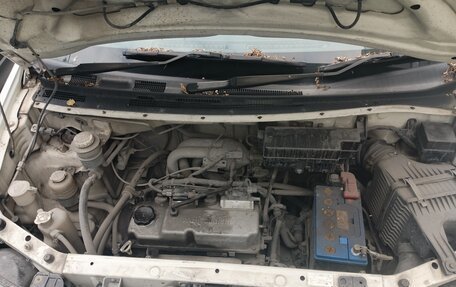 Mitsubishi Mirage VI рестайлинг, 2002 год, 170 000 рублей, 7 фотография