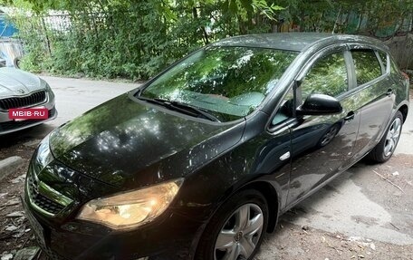 Opel Astra J, 2010 год, 700 000 рублей, 3 фотография