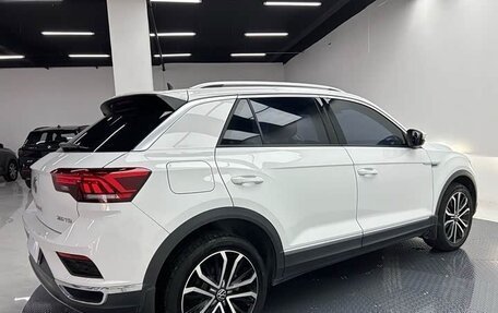 Volkswagen T-Roc I, 2022 год, 1 870 000 рублей, 4 фотография