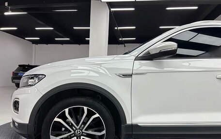 Volkswagen T-Roc I, 2022 год, 1 870 000 рублей, 7 фотография