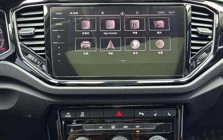 Volkswagen T-Roc I, 2022 год, 1 870 000 рублей, 17 фотография