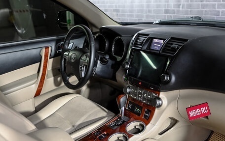 Toyota Highlander III, 2011 год, 1 976 000 рублей, 11 фотография