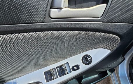 Hyundai Solaris II рестайлинг, 2011 год, 749 000 рублей, 12 фотография