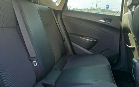 Opel Astra J, 2011 год, 840 000 рублей, 15 фотография
