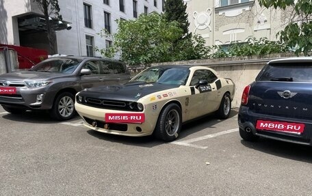 Dodge Challenger III рестайлинг 2, 2019 год, 5 000 000 рублей, 3 фотография