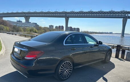 Mercedes-Benz E-Класс, 2019 год, 2 550 000 рублей, 4 фотография