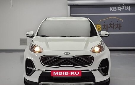 KIA Sportage IV рестайлинг, 2020 год, 1 800 000 рублей, 2 фотография