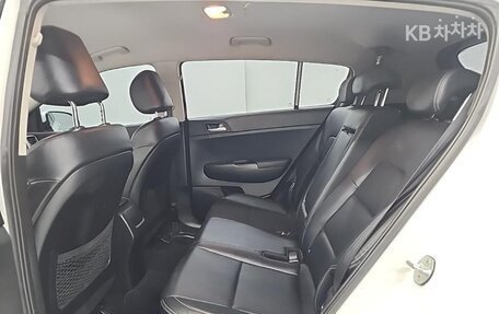 KIA Sportage IV рестайлинг, 2020 год, 1 800 000 рублей, 8 фотография