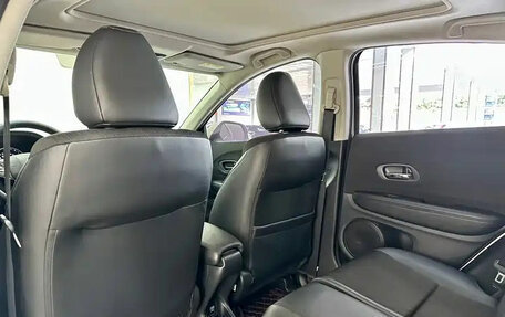 Honda Vezel, 2022 год, 1 230 000 рублей, 10 фотография