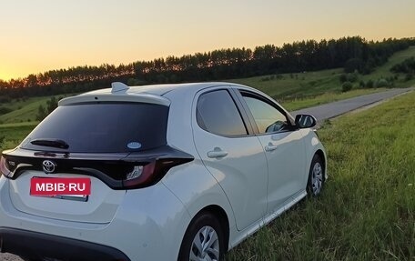 Toyota Yaris, 2020 год, 1 350 000 рублей, 5 фотография