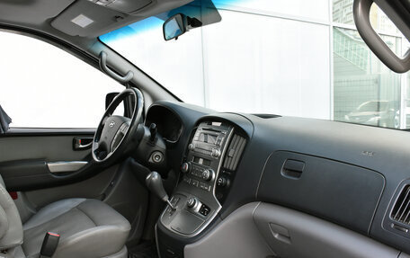Hyundai Grand Starex Grand Starex I рестайлинг 2, 2015 год, 1 850 000 рублей, 10 фотография