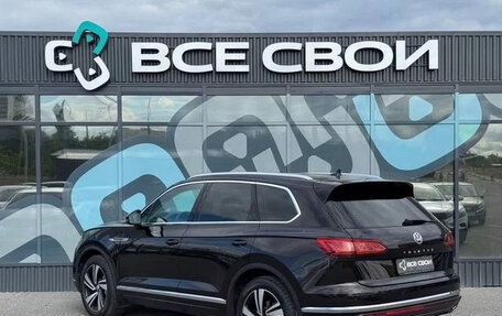 Volkswagen Touareg III, 2018 год, 4 800 000 рублей, 3 фотография
