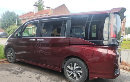 Honda Stepwgn IV, 2017 год, 2 170 000 рублей, 2 фотография