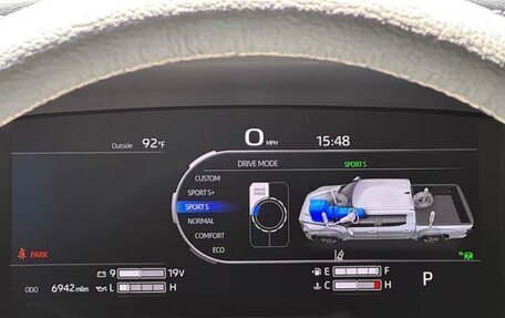 Toyota Tundra, 2022 год, 10 100 000 рублей, 18 фотография