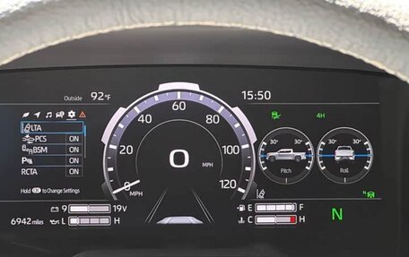 Toyota Tundra, 2022 год, 10 100 000 рублей, 15 фотография
