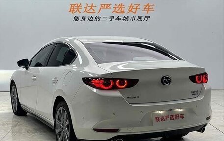 Mazda 3, 2022 год, 2 050 000 рублей, 4 фотография
