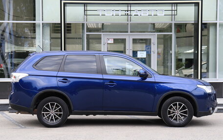 Mitsubishi Outlander III рестайлинг 3, 2014 год, 1 381 000 рублей, 4 фотография