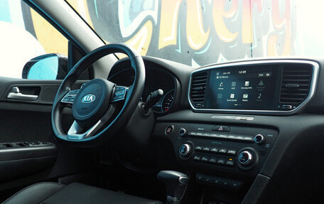 KIA Sportage IV рестайлинг, 2019 год, 2 635 990 рублей, 6 фотография