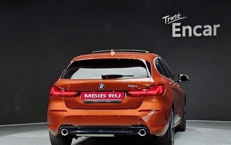 BMW 1 серия, 2021 год, 2 330 000 рублей, 3 фотография
