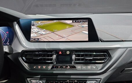 BMW 1 серия, 2021 год, 2 330 000 рублей, 20 фотография