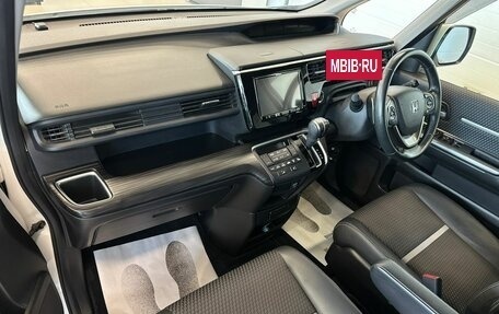 Honda Stepwgn IV, 2016 год, 2 329 000 рублей, 13 фотография