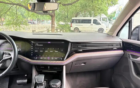 Volkswagen Touareg III, 2021 год, 4 400 000 рублей, 15 фотография