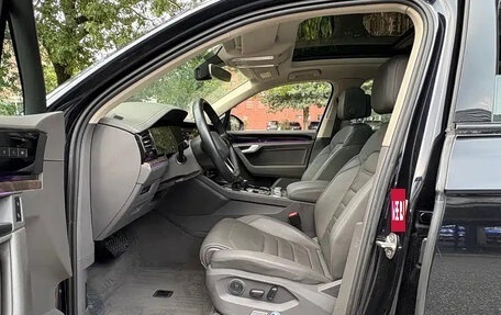 Volkswagen Touareg III, 2021 год, 4 400 000 рублей, 8 фотография