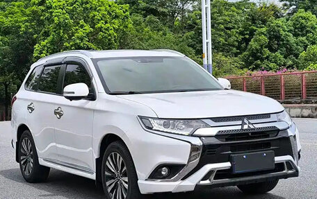 Mitsubishi Outlander III рестайлинг 3, 2021 год, 2 040 111 рублей, 3 фотография