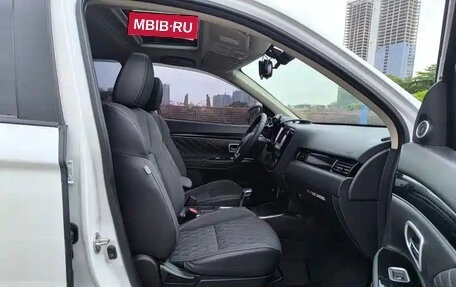 Mitsubishi Outlander III рестайлинг 3, 2021 год, 2 040 111 рублей, 6 фотография