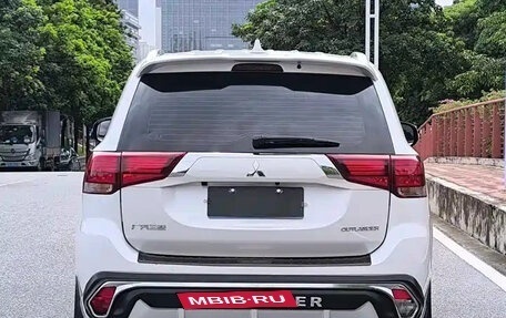 Mitsubishi Outlander III рестайлинг 3, 2021 год, 2 040 111 рублей, 11 фотография