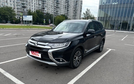 Mitsubishi Outlander III рестайлинг 3, 2017 год, 2 300 000 рублей, 2 фотография