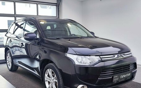 Mitsubishi Outlander III рестайлинг 3, 2013 год, 1 099 000 рублей, 3 фотография