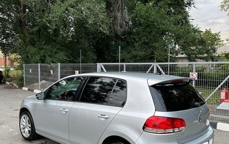 Volkswagen Golf VI, 2009 год, 800 000 рублей, 2 фотография