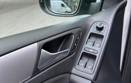 Volkswagen Golf VI, 2009 год, 800 000 рублей, 10 фотография