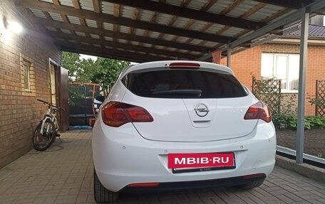 Opel Astra J, 2011 год, 800 000 рублей, 7 фотография
