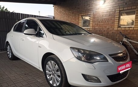 Opel Astra J, 2011 год, 800 000 рублей, 5 фотография