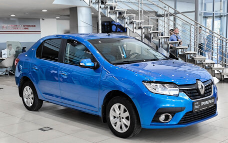 Renault Logan II, 2018 год, 799 000 рублей, 3 фотография
