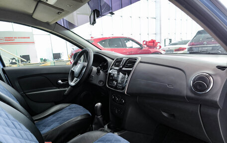 Renault Logan II, 2018 год, 799 000 рублей, 13 фотография