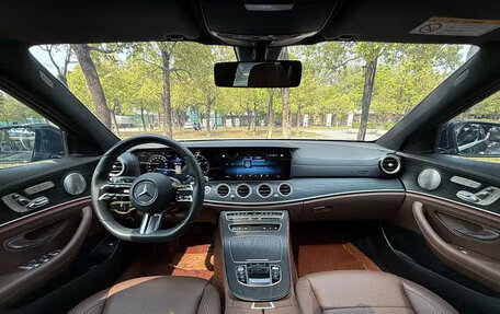 Mercedes-Benz E-Класс, 2022 год, 4 100 000 рублей, 8 фотография