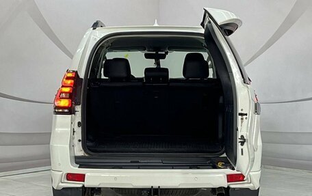 Toyota Land Cruiser Prado 150 рестайлинг 2, 2020 год, 5 499 000 рублей, 9 фотография