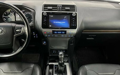 Toyota Land Cruiser Prado 150 рестайлинг 2, 2020 год, 5 499 000 рублей, 11 фотография