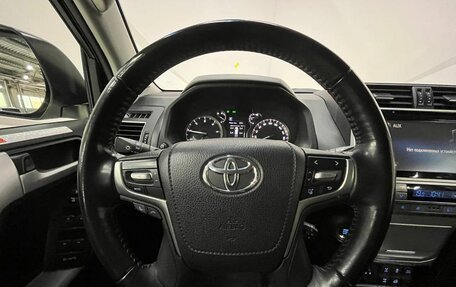 Toyota Land Cruiser Prado 150 рестайлинг 2, 2020 год, 5 499 000 рублей, 12 фотография