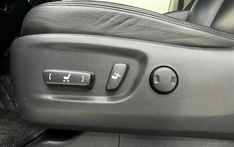 Toyota Land Cruiser Prado 150 рестайлинг 2, 2020 год, 5 499 000 рублей, 18 фотография
