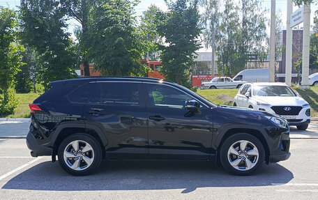 Toyota RAV4, 2020 год, 2 950 000 рублей, 4 фотография