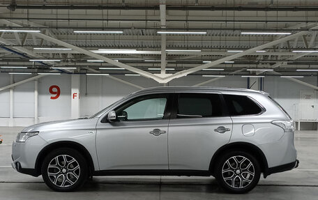 Mitsubishi Outlander III рестайлинг 3, 2014 год, 1 669 000 рублей, 8 фотография