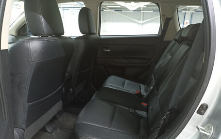 Mitsubishi Outlander III рестайлинг 3, 2014 год, 1 669 000 рублей, 12 фотография