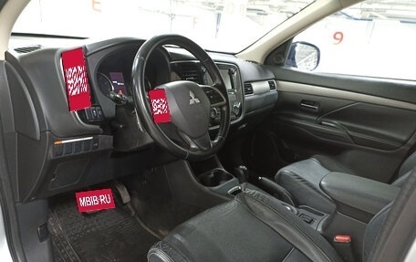 Mitsubishi Outlander III рестайлинг 3, 2014 год, 1 669 000 рублей, 16 фотография