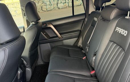 Toyota Land Cruiser Prado 150 рестайлинг 2, 2011 год, 2 800 000 рублей, 21 фотография