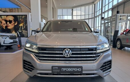 Volkswagen Touareg III, 2019 год, 4 575 000 рублей, 2 фотография