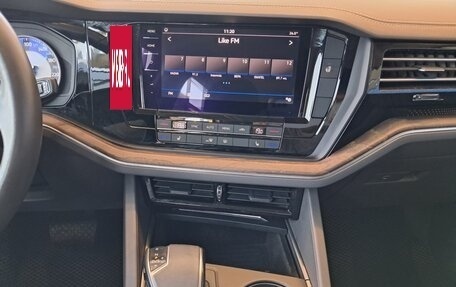 Volkswagen Touareg III, 2019 год, 4 575 000 рублей, 15 фотография